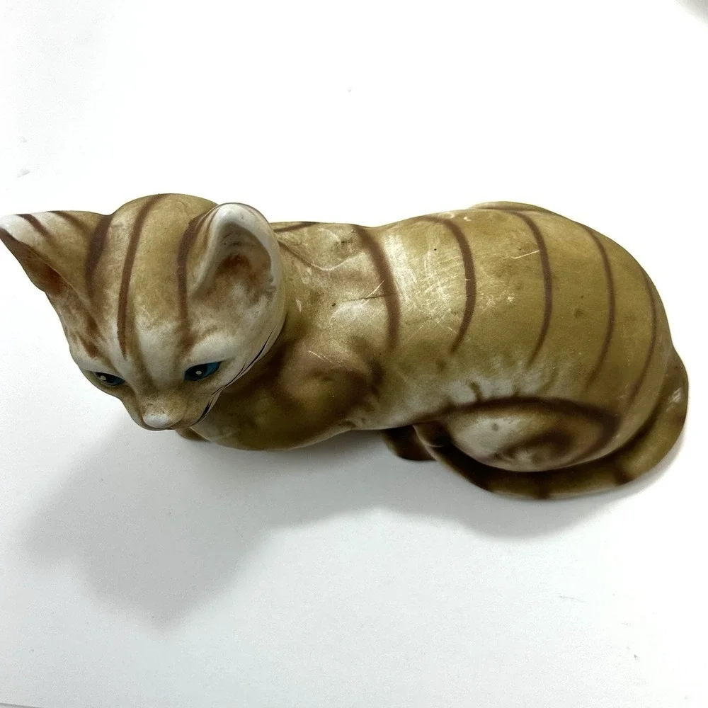 VTG Porcelain Buff Orange Tabby Cat Figurines Large Striped Blue Eyes Set of 2
